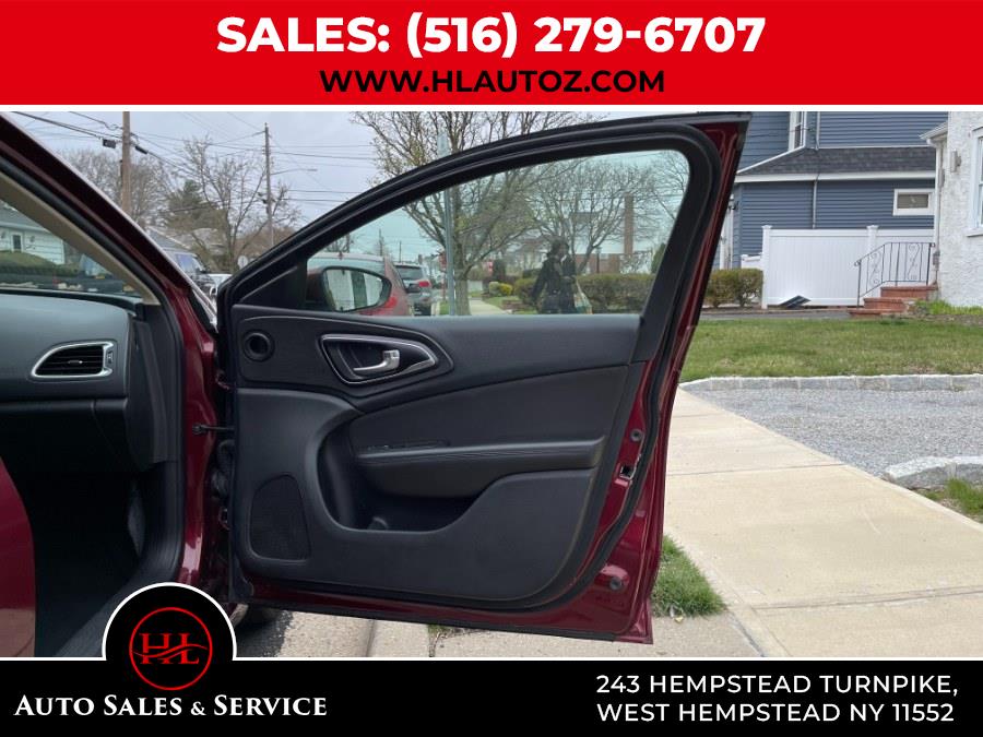 2016 Chrysler 200 4dr Sdn Limited FWD photo