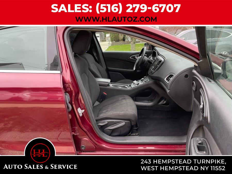 2016 Chrysler 200 4dr Sdn Limited FWD photo