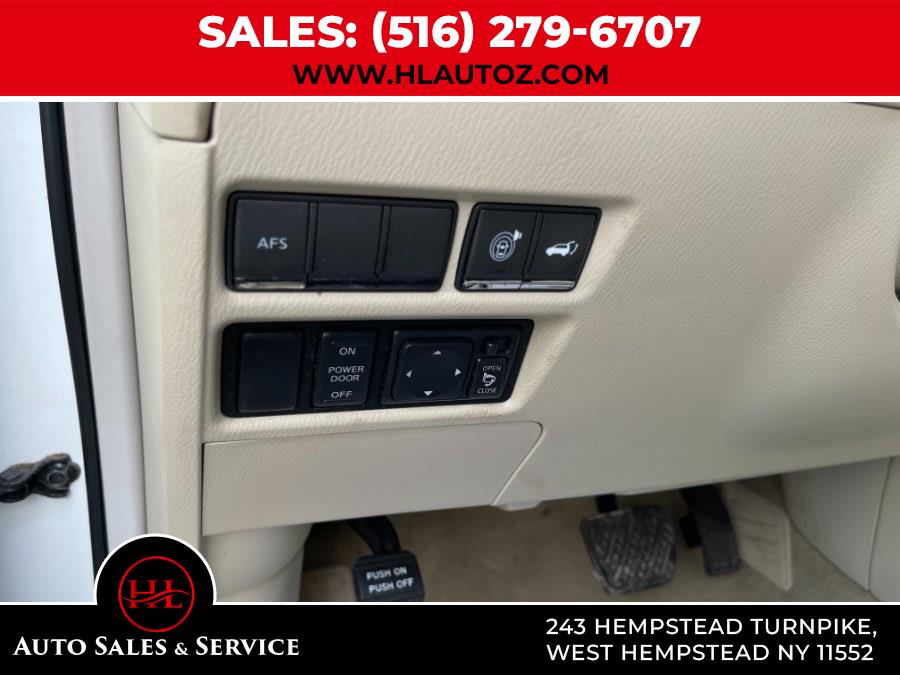 2011 Infiniti QX56 photo