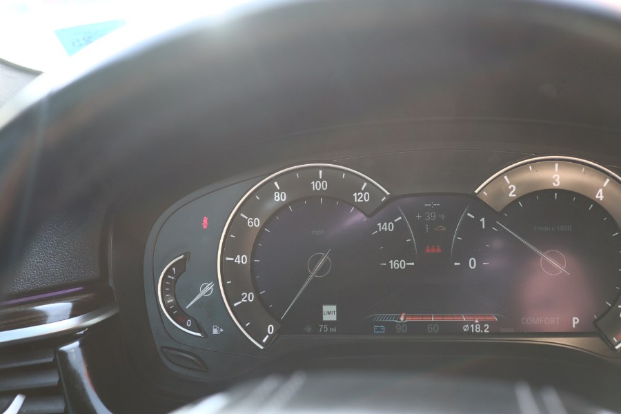 2019 BMW 5-Series 530i xDrive Sedan photo
