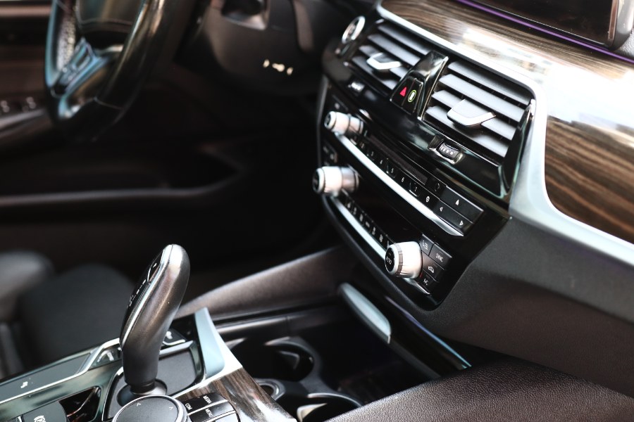 2019 BMW 5-Series 530i xDrive Sedan photo