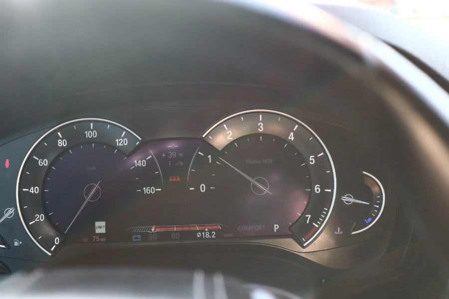 2019 BMW 5-Series 530i xDrive Sedan photo