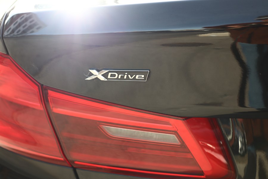 2019 BMW 5-Series 530i xDrive Sedan photo
