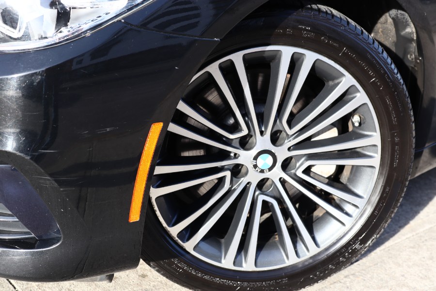 2019 BMW 5-Series 530i xDrive Sedan photo