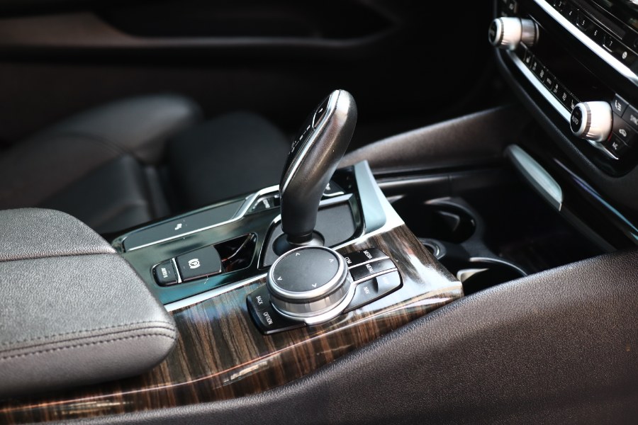2019 BMW 5-Series 530i xDrive Sedan photo