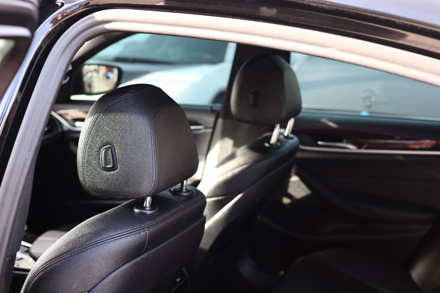 2019 BMW 5-Series 530i xDrive Sedan photo