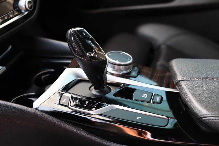 2019 BMW 5-Series 530i xDrive Sedan photo