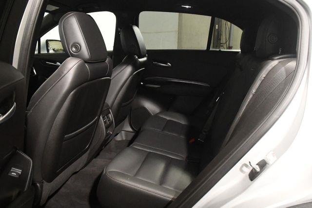 2022 Cadillac XT4 Luxury photo