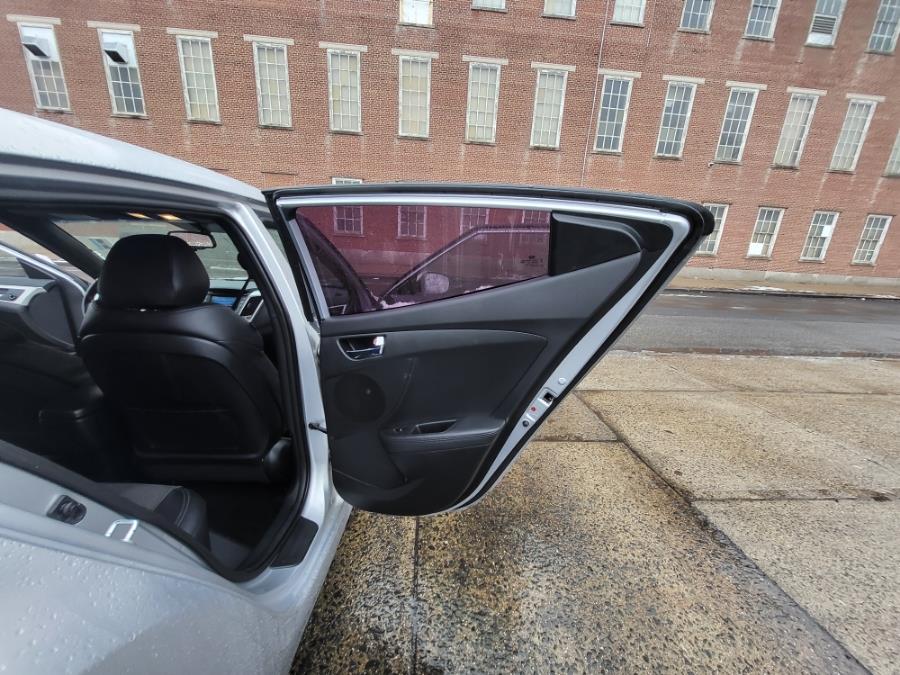 2016 Hyundai Veloster 3dr Cpe Auto photo