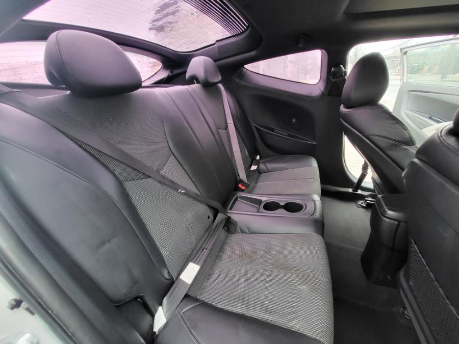 2016 Hyundai Veloster 3dr Cpe Auto photo
