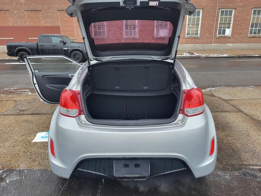 2016 Hyundai Veloster 3dr Cpe Auto photo