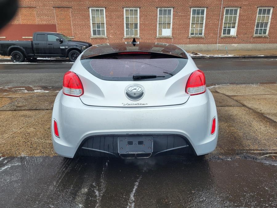 2016 Hyundai Veloster 3dr Cpe Auto photo