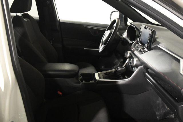 2021 Toyota RAV4 Prime SE photo