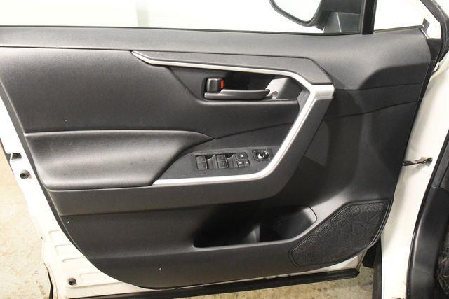 2021 Toyota RAV4 Prime SE photo