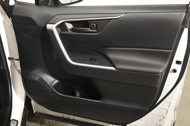 2021 Toyota RAV4 Prime SE photo