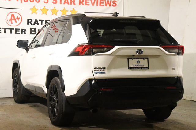 2021 Toyota RAV4 Prime SE photo