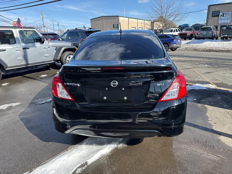 2017 Nissan Versa SV photo