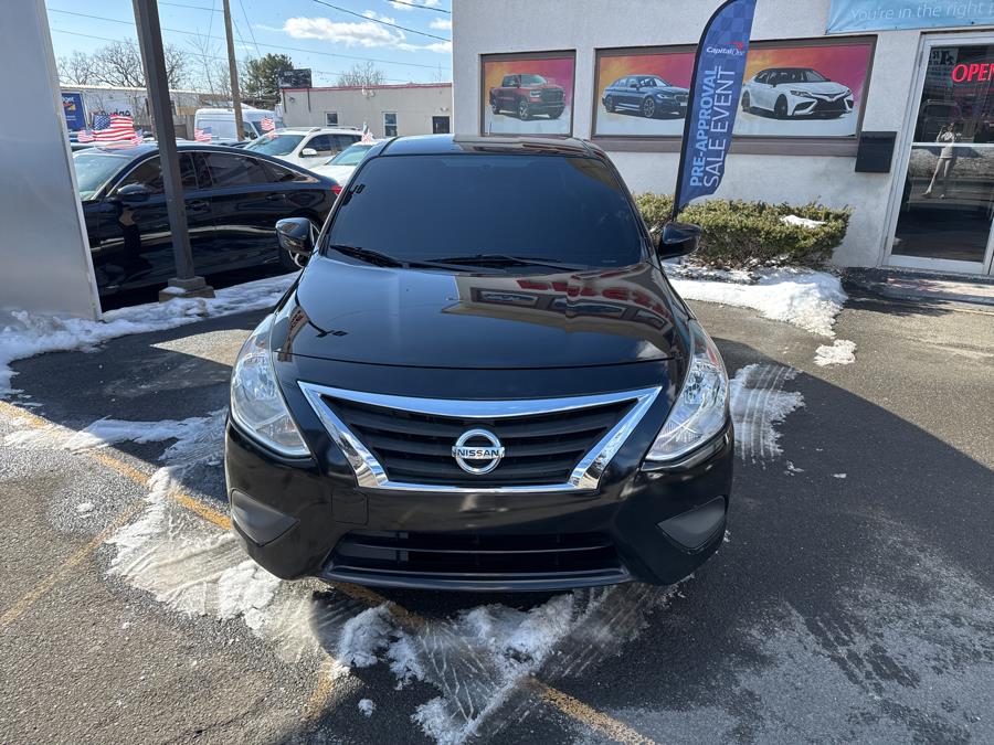 2017 Nissan Versa SV photo