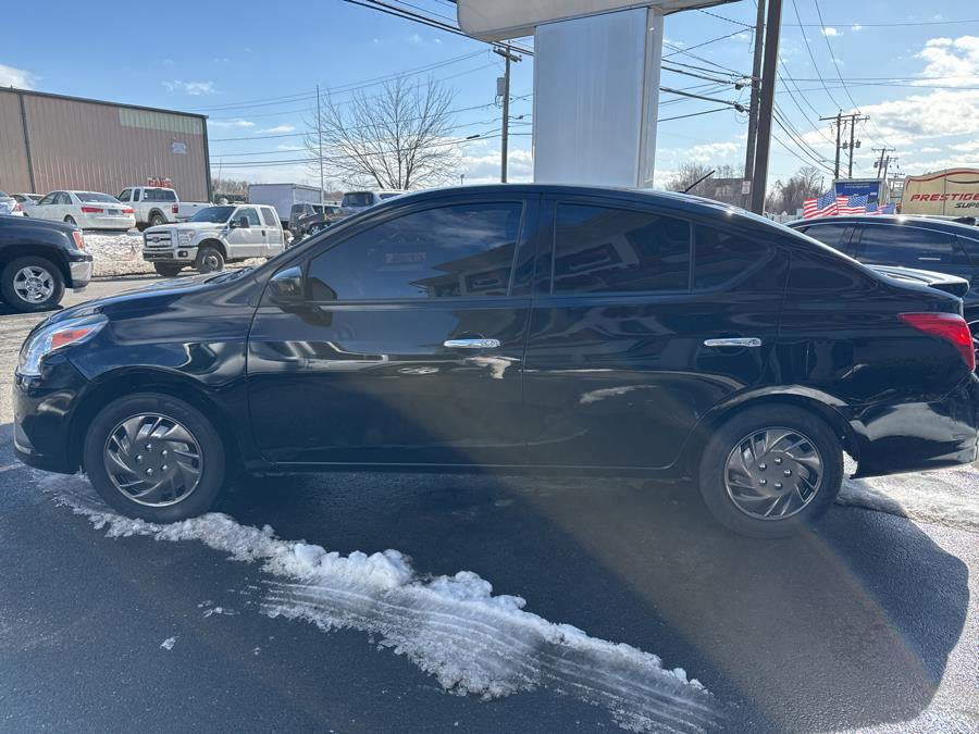 2017 Nissan Versa SV photo