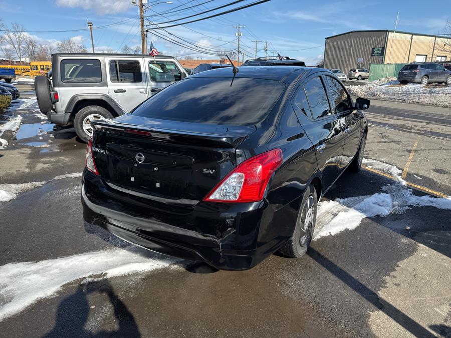 2017 Nissan Versa SV photo
