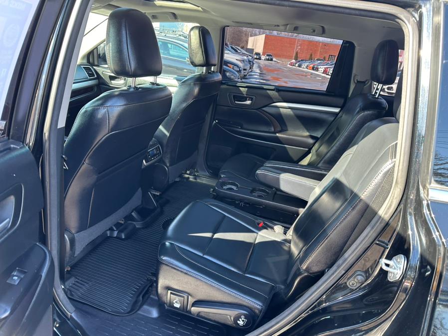 2017 Toyota Highlander XLE V6 AWD (Natl) photo