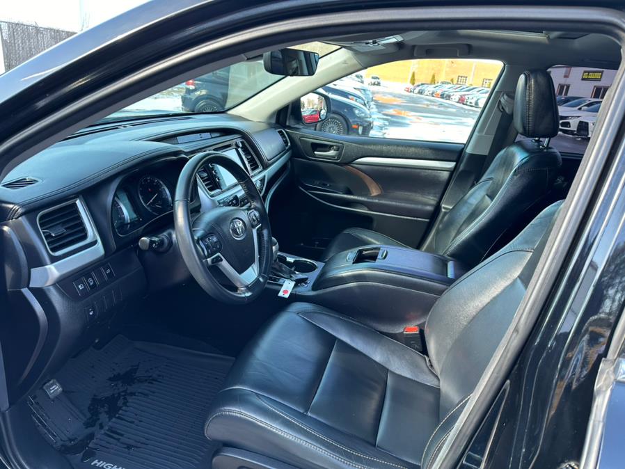 2017 Toyota Highlander XLE V6 AWD (Natl) photo