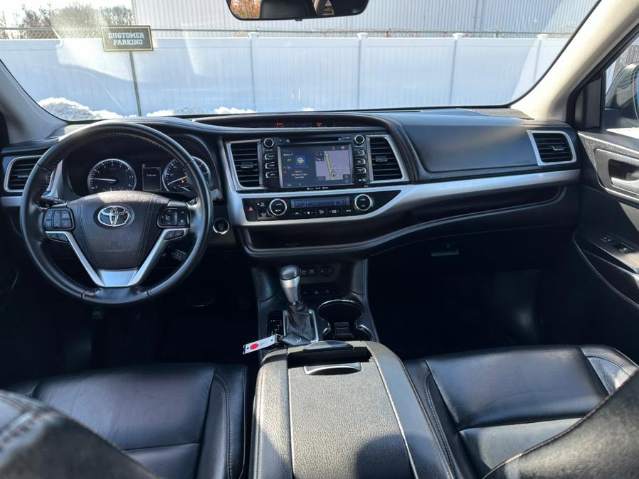 2017 Toyota Highlander XLE V6 AWD (Natl) photo