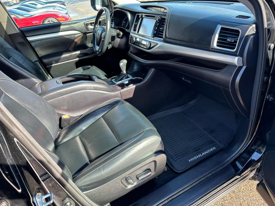 2017 Toyota Highlander XLE V6 AWD (Natl) photo