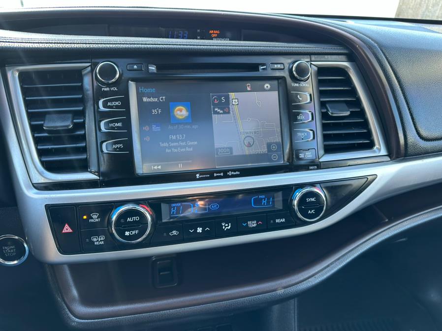 2017 Toyota Highlander XLE V6 AWD (Natl) photo