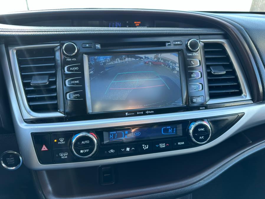 2017 Toyota Highlander XLE V6 AWD (Natl) photo
