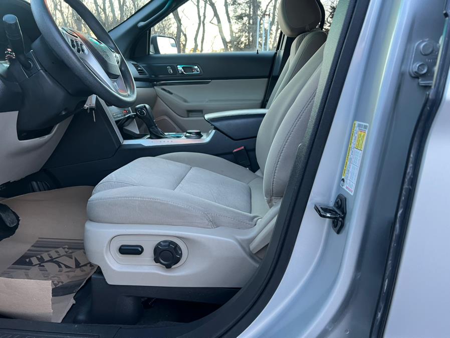 2013 Ford Explorer photo