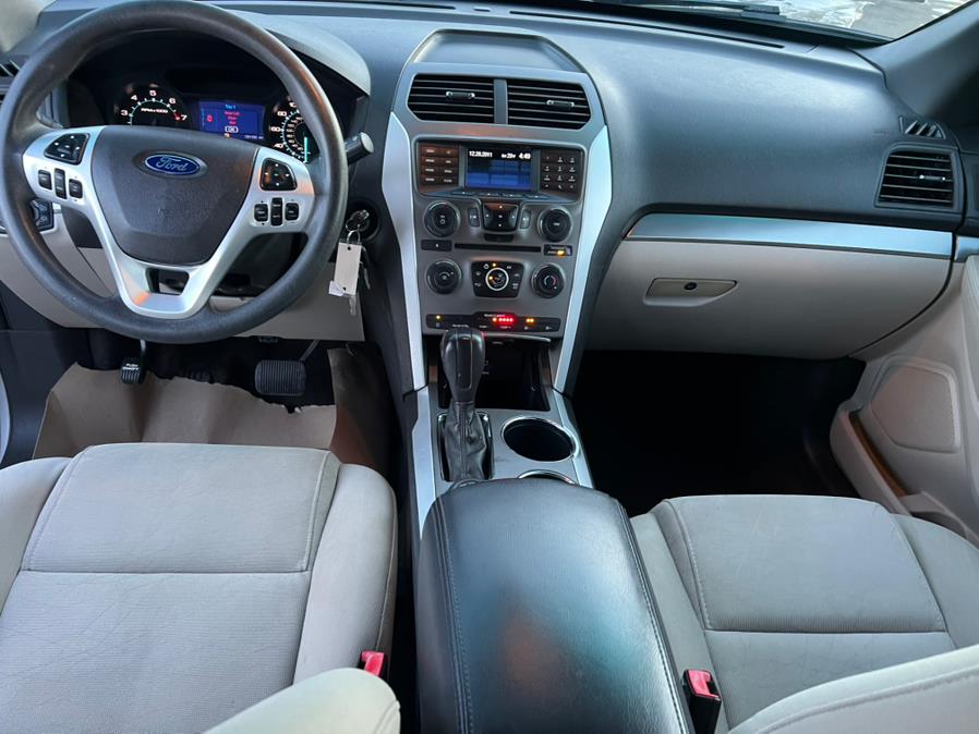 2013 Ford Explorer photo