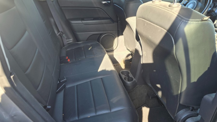 2016 Jeep Patriot 4WD 4dr Latitude photo