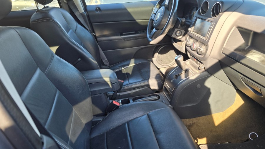 2016 Jeep Patriot 4WD 4dr Latitude photo