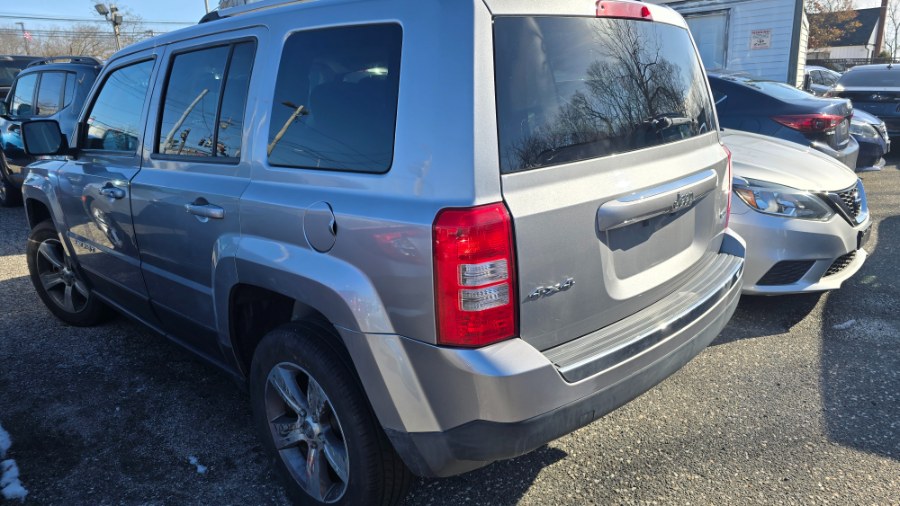 2016 Jeep Patriot 4WD 4dr Latitude photo