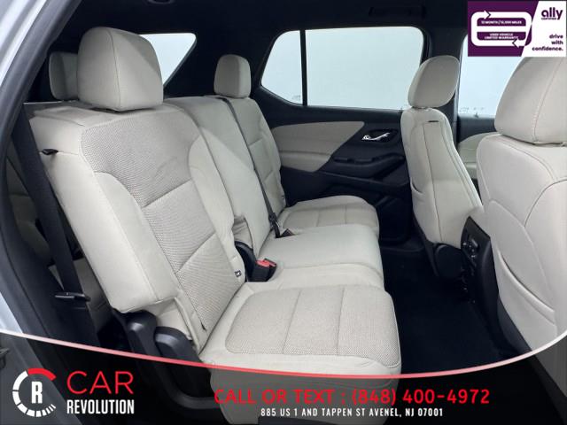 2022 Chevrolet Traverse LS AWD photo