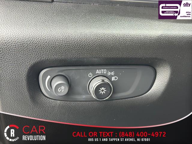 2022 Chevrolet Traverse LS AWD photo