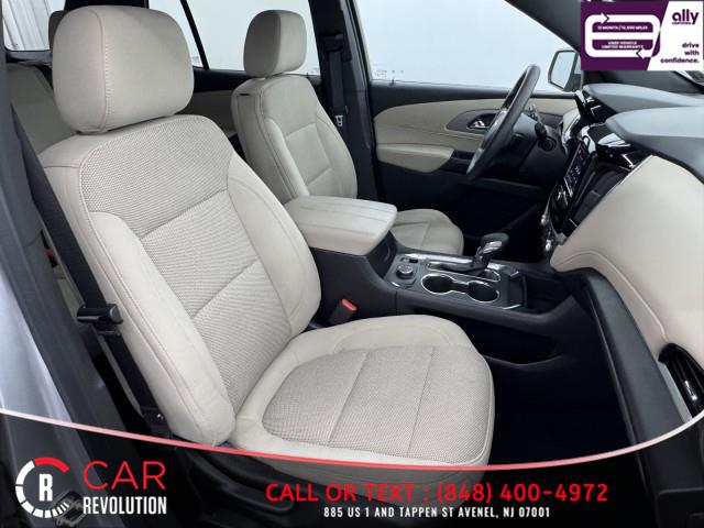 2022 Chevrolet Traverse LS AWD photo