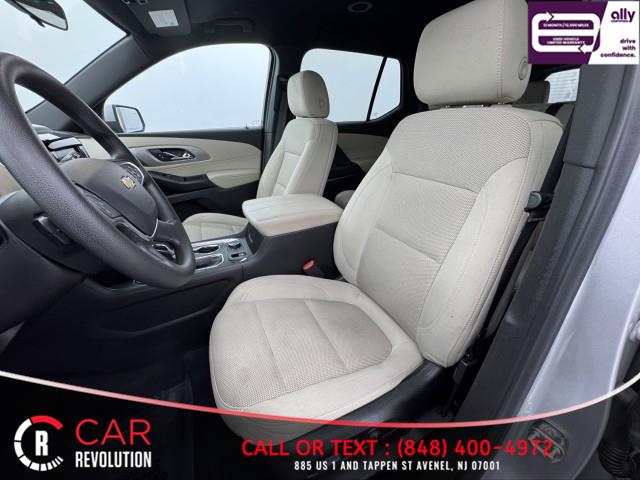 2022 Chevrolet Traverse LS AWD photo