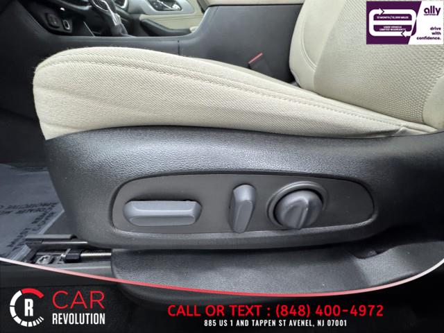 2022 Chevrolet Traverse LS AWD photo