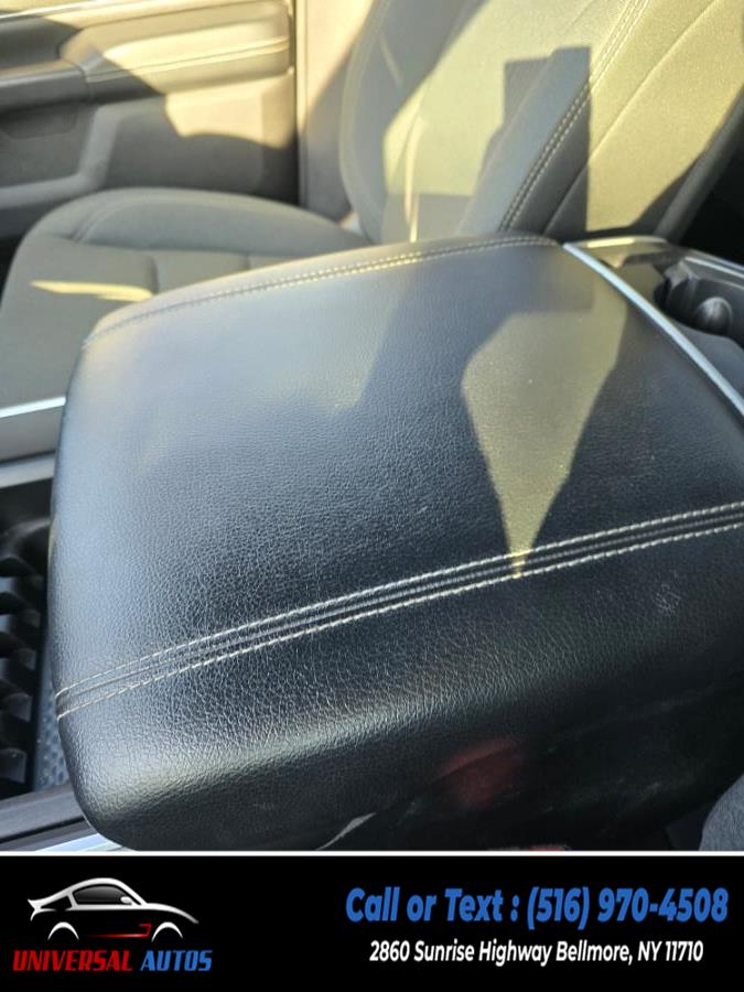 2022 RAM 1500 Big Horn 4x4 Crew Cab 5''7