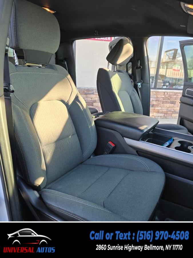 2022 RAM 1500 Big Horn 4x4 Crew Cab 5''7