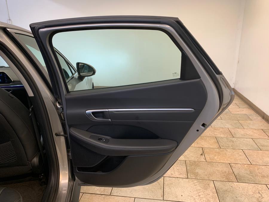 2022 Hyundai Sonata Limited 1.6T photo