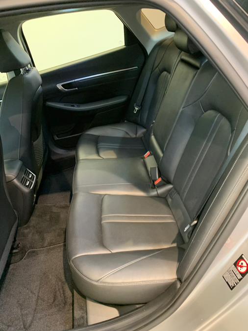2022 Hyundai Sonata Limited 1.6T photo