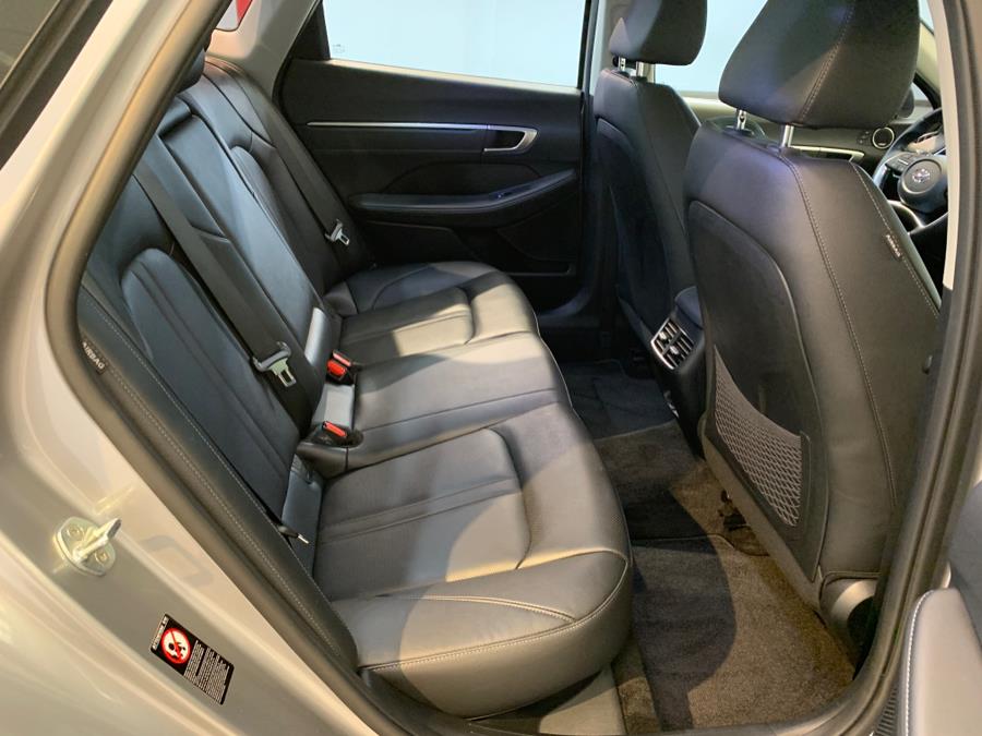 2022 Hyundai Sonata Limited 1.6T photo
