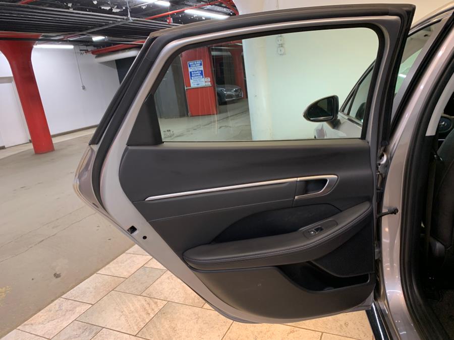 2022 Hyundai Sonata Limited 1.6T photo
