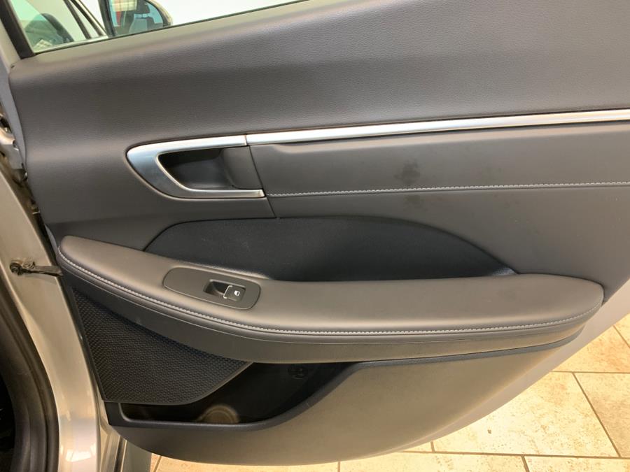 2022 Hyundai Sonata Limited 1.6T photo