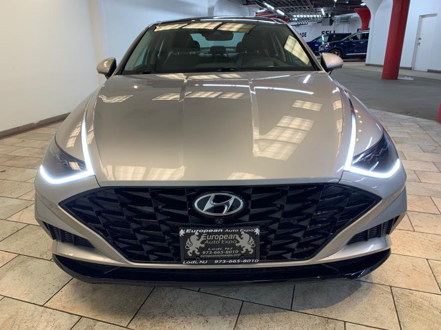 2022 Hyundai Sonata Limited 1.6T photo