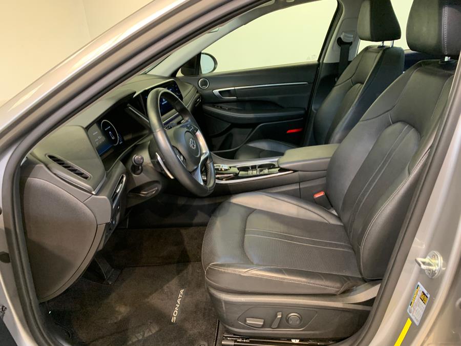 2022 Hyundai Sonata Limited 1.6T photo