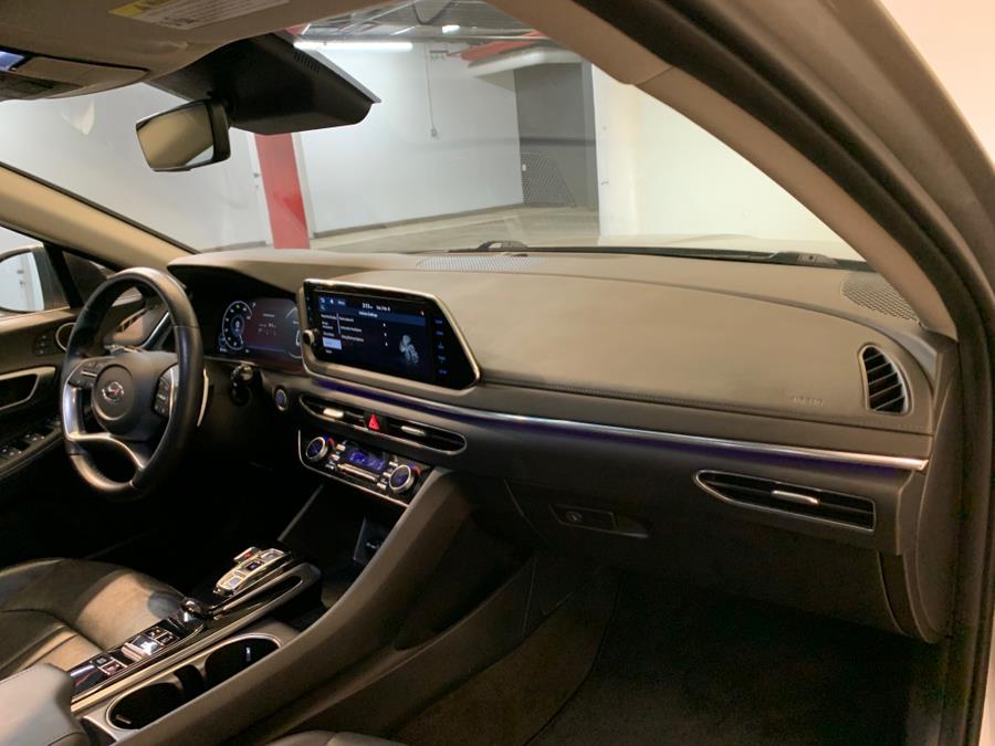 2022 Hyundai Sonata Limited 1.6T photo